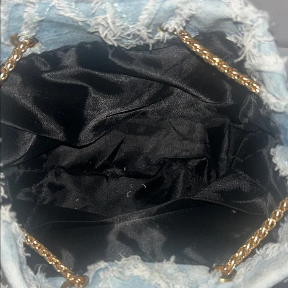 Stylish Blue Denim Bag with Chain Strap - Picture 4 of 7
